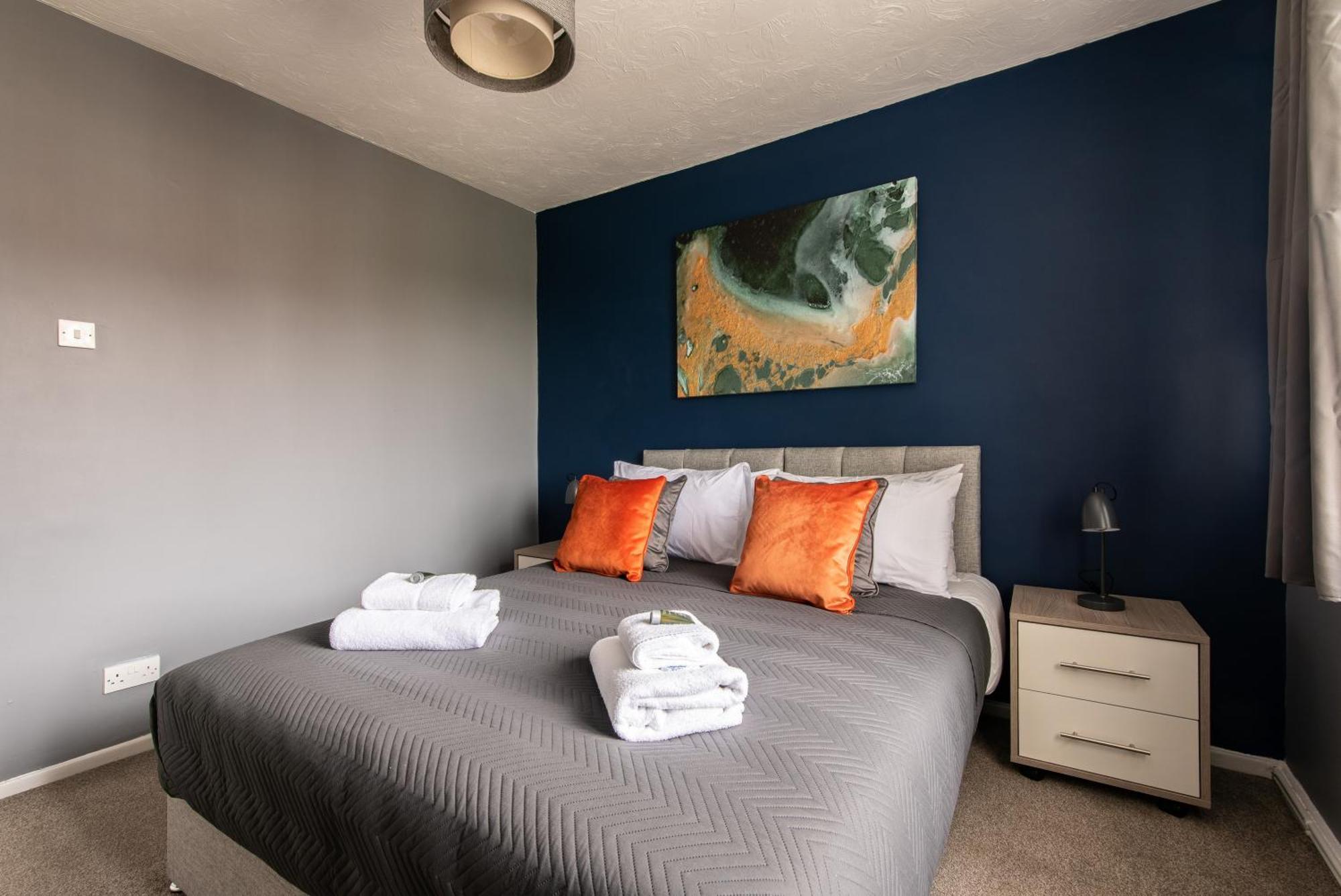 3 Bed Apartment - Perfect For Contractors Near Liverpool Airport Hale  Экстерьер фото